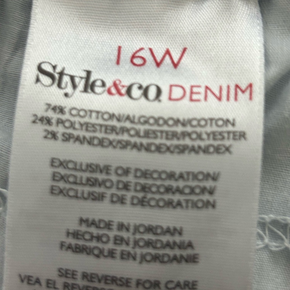 CAPRIS by Style & Co. Blue Denim Embellished Capris Size 16W - Picture 5 of 6